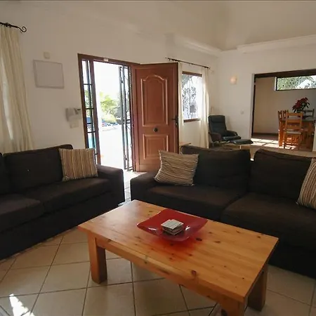 Playa Del Blanca - A Delightful 4 Bedroom - Hot Tub - Walking Distance To The Beach Villa *