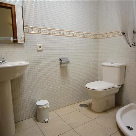 Playa Del Blanca - A Delightful 4 Bedroom - Hot Tub - Walking Distance To The Beach Villa