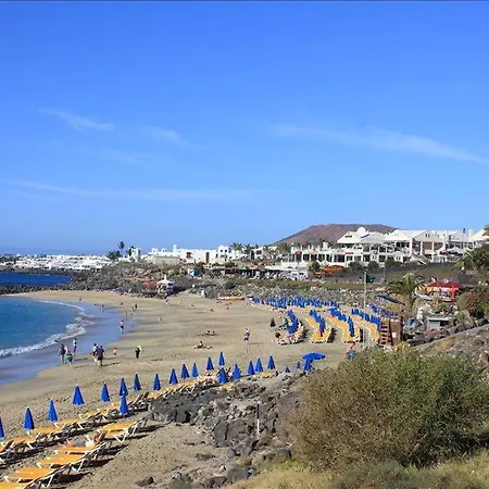 Playa Del Blanca - A Delightful 4 Bedroom - Hot Tub - Walking Distance To The Beach